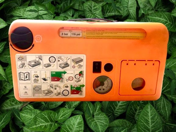 Цена - 25€. Нов Оригинален компресор за автомобилни гуми + Лепило/Пяна