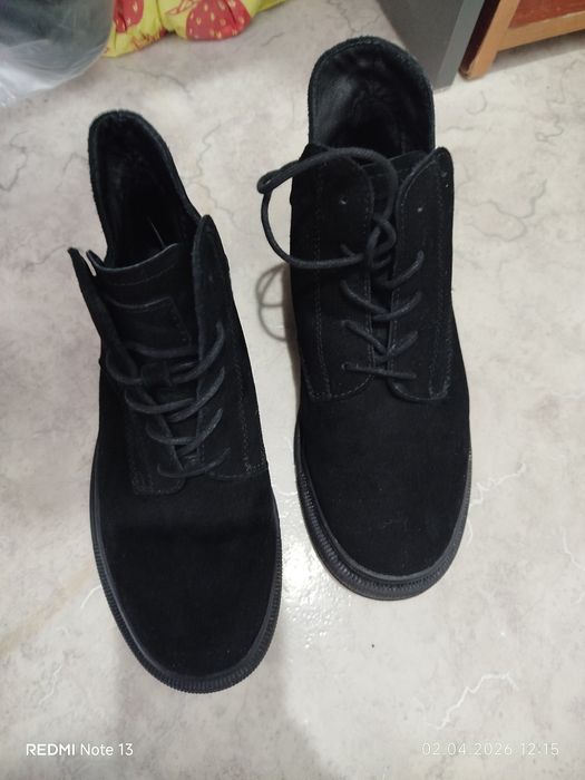 Продам женские ботинки 37 размер