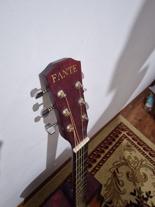 Гитара акустическая