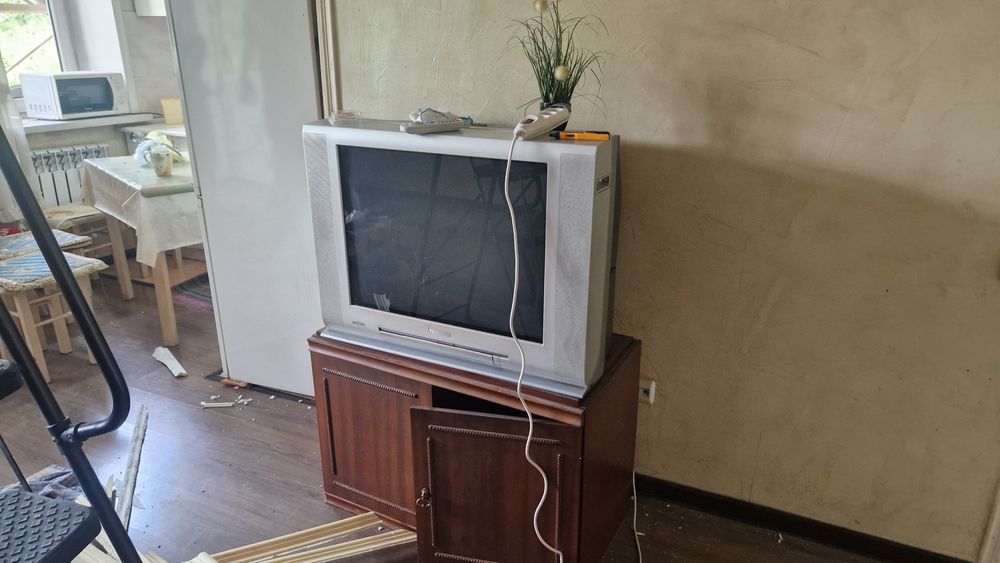 срочно стенка и телевизор