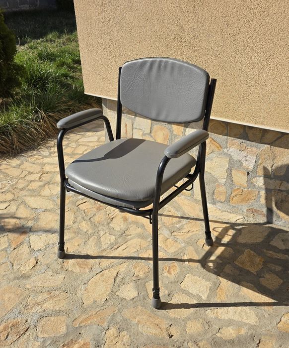 Тоалетни столове за баня