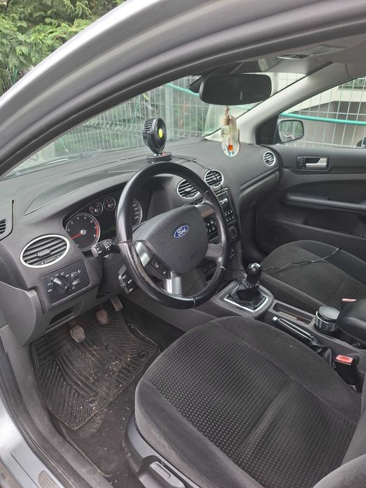 Vand Ford focus + 8 genti