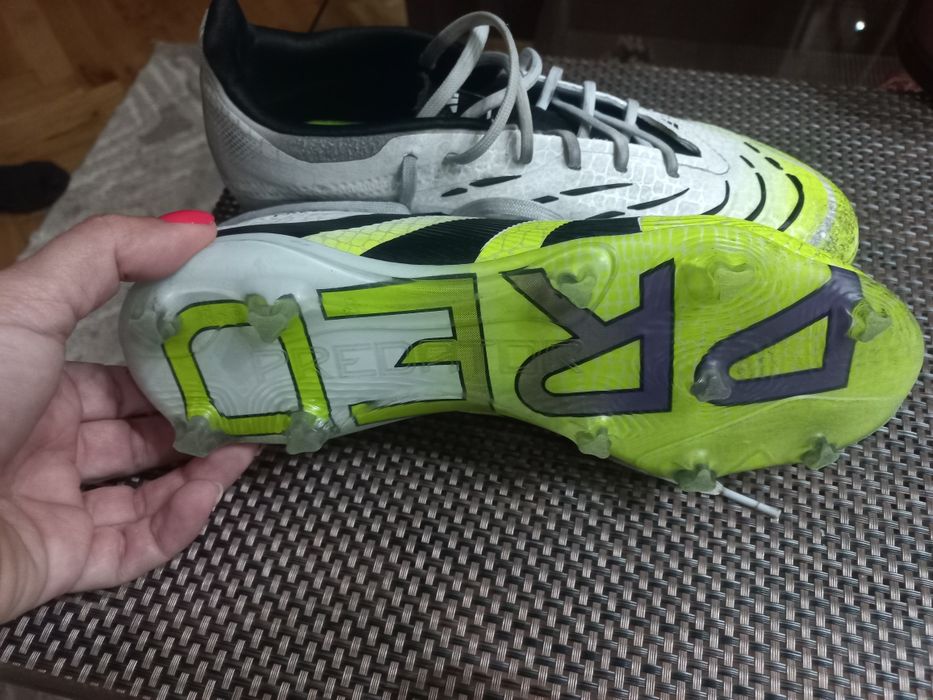 Футболни бутонки Adidas Predator
