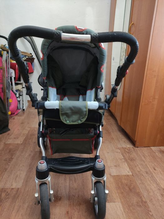 Коляска б/у в хорошем состоянии