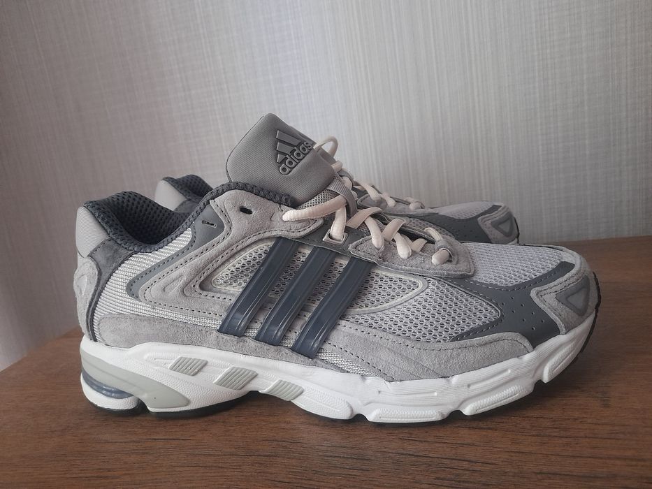 Adidas Response маратонки 40 номер.