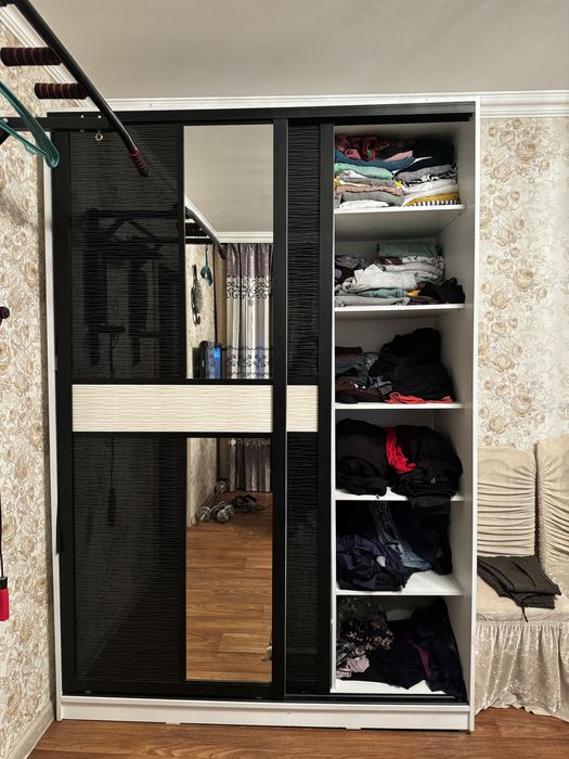 Продается спальный гарнитур