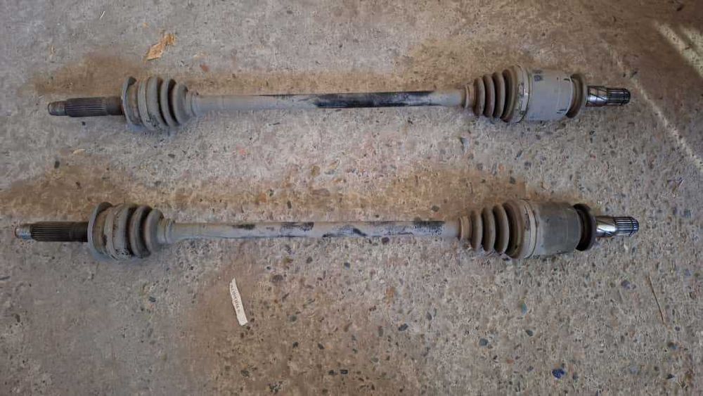 Задний редуктор с приводами на Subaru Outback 2015 г.в.