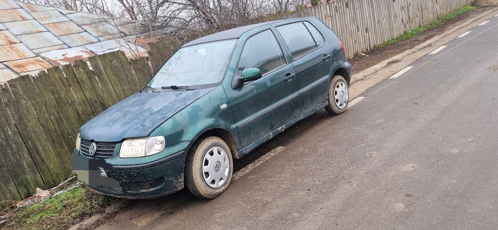 Vând  polo si logan