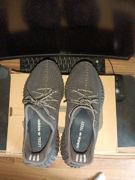 Обувки Yeezy Boost V2