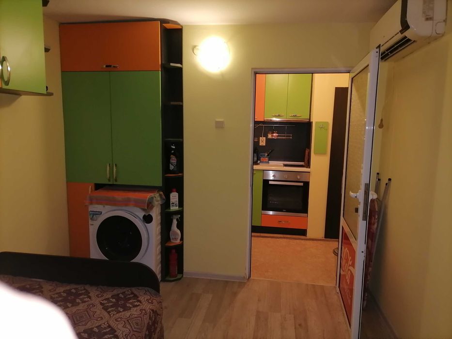 Дава се под наем  в Плевен, 9-ти квартал - 20 кв.м за 153 € - Снимка #1