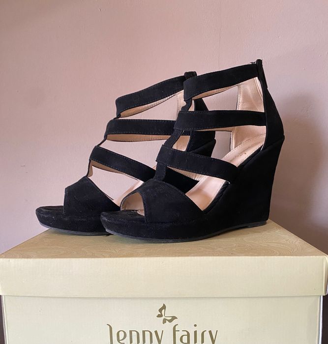 Сандали на платформа