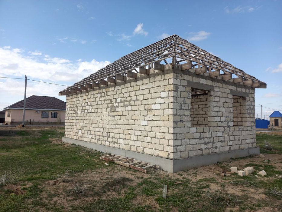 Жер сатылады. Бітпеген времянка