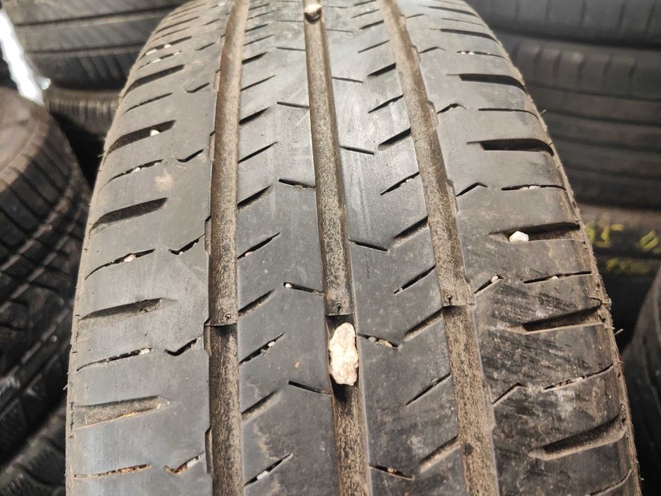 2бр.летни гуми 205/65/16C Nexen
