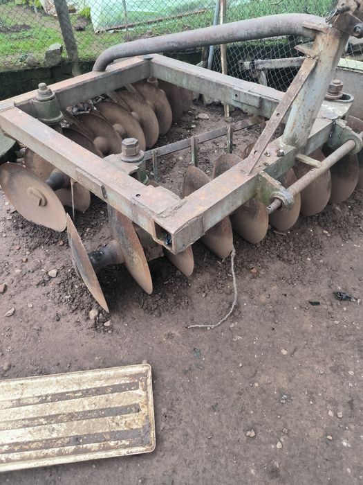 Трактор ЮМЗ с инвентар