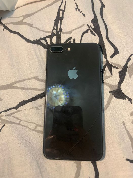 iPhone 8 plus срочно продаётся!