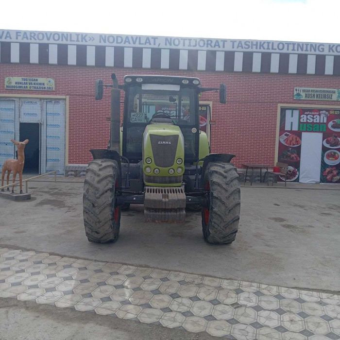 Трактор для сельских работ