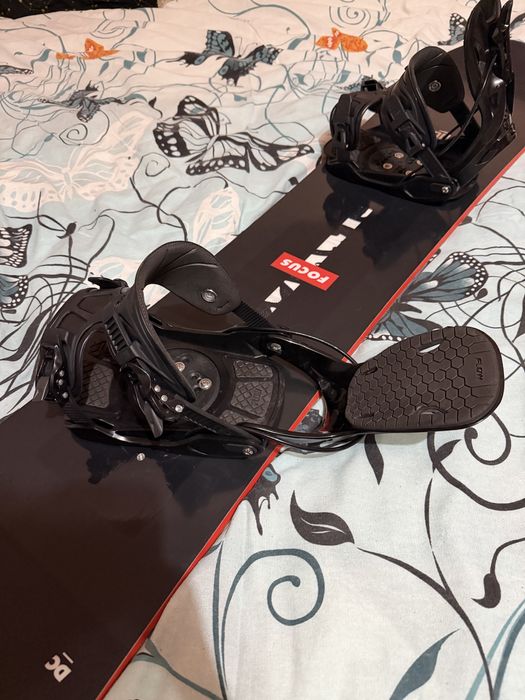 Vand placa snowboard DC Focus + legaturi 153 cm