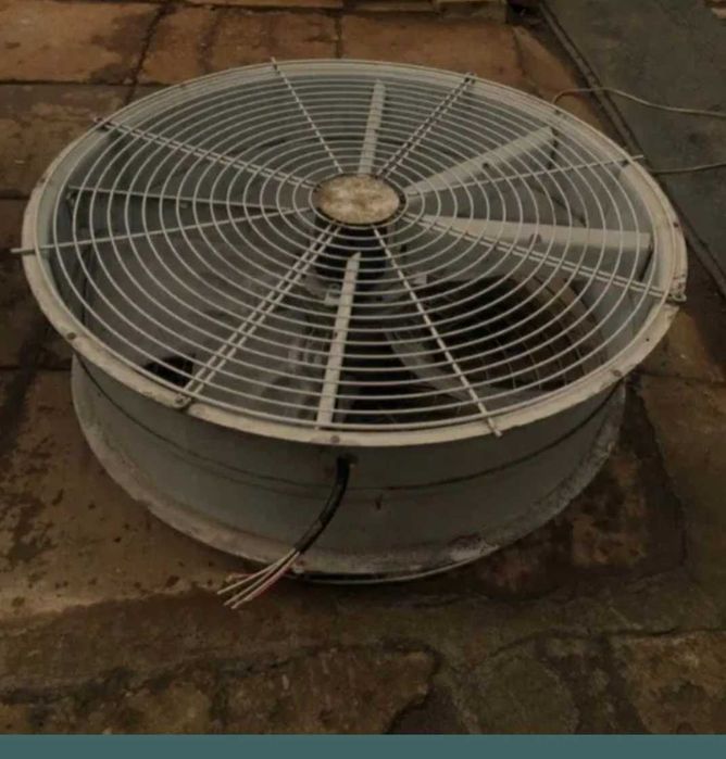 Exhaustor-ventilator.