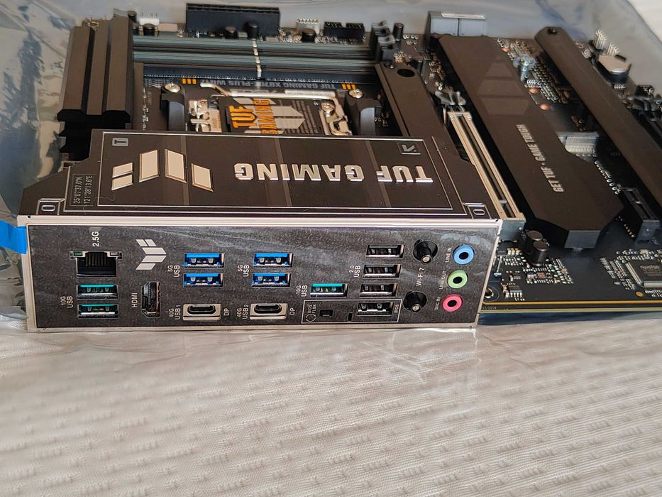 Placa de baza ASUS TUF GAMING X870E-PLUS WIFI7, Socket AM5