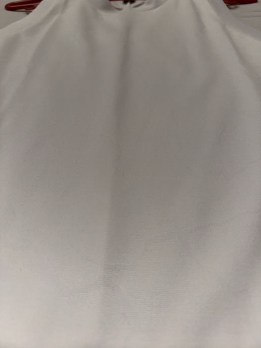 Maiou sport Adidas alb – model clasic, respirabil