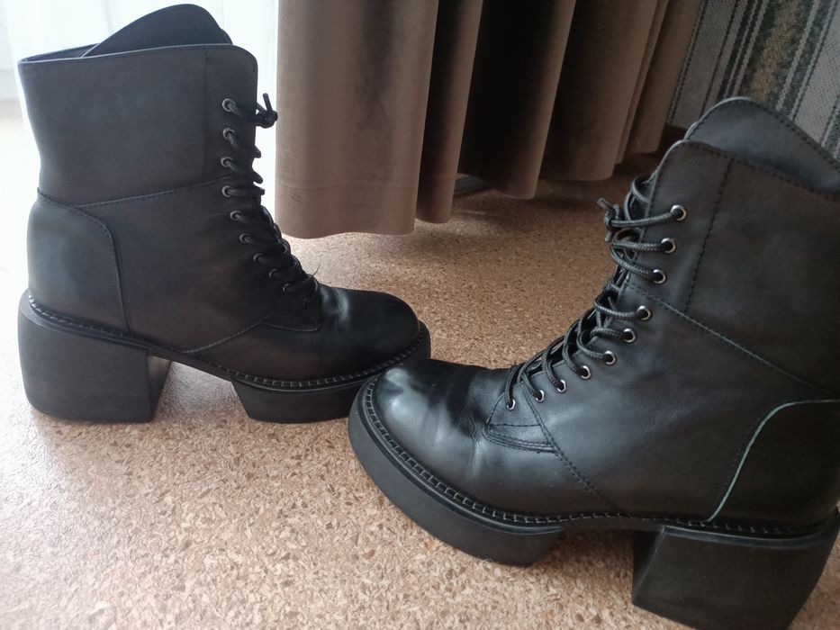 Продам женские зимние ботинки