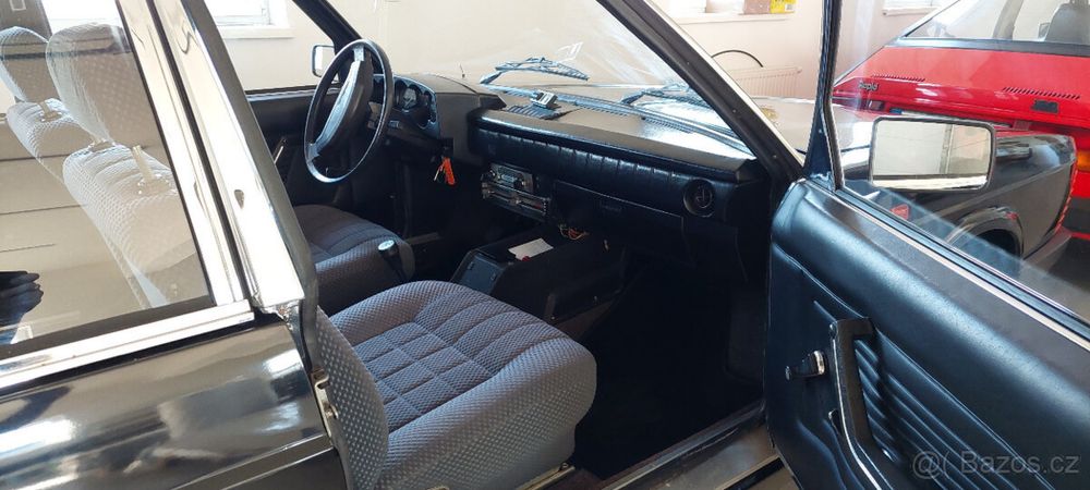 Tatra 613 - 6045 km! - fosta masina de ambasada