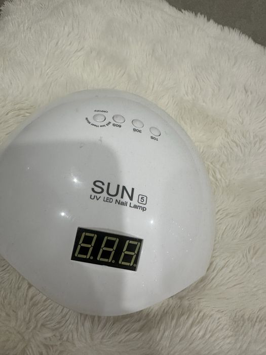 Продам лампу для ногтей