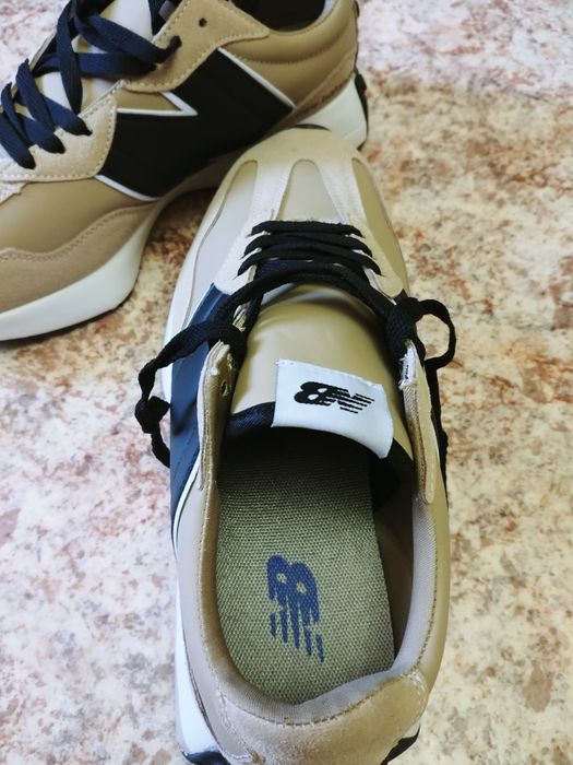 Продаю кроссовки NB 327