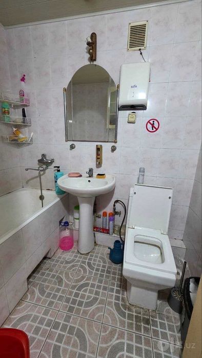 Продается на метро Максима Горького(А7)