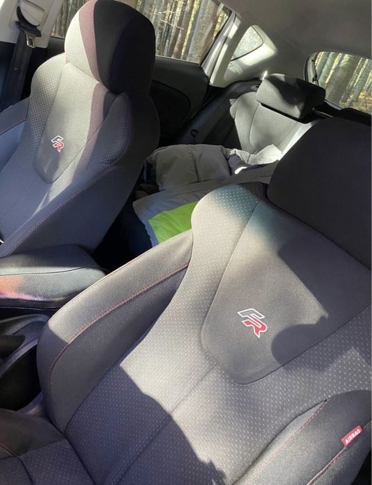 Vand Seat Leon Fr/schimb cu motocicleta sportiva 1000 cc