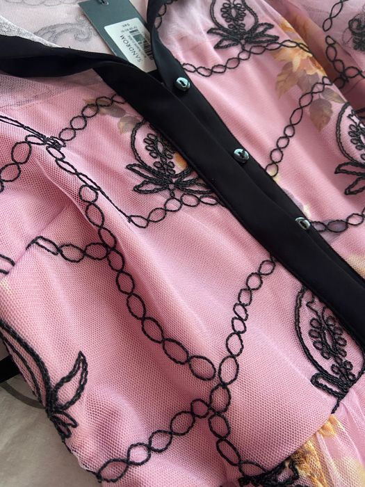 Стилна рокля до под коляното