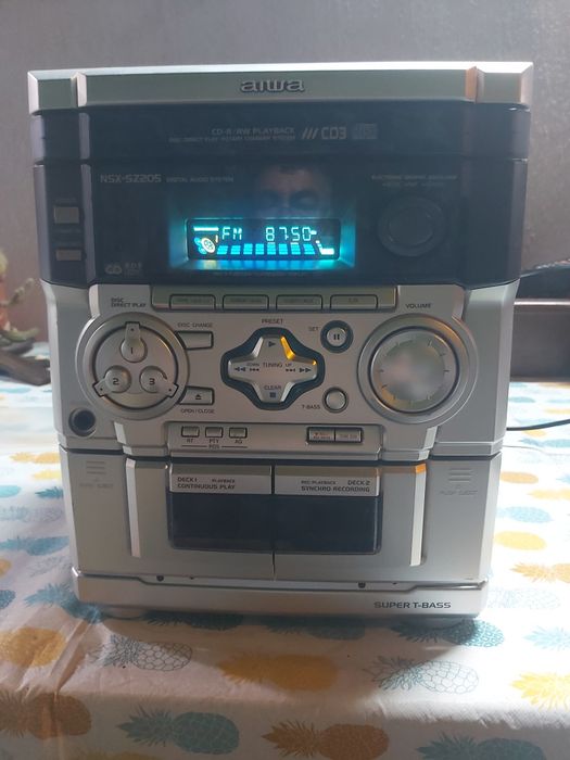 Vand combina cu boxe Aiwa