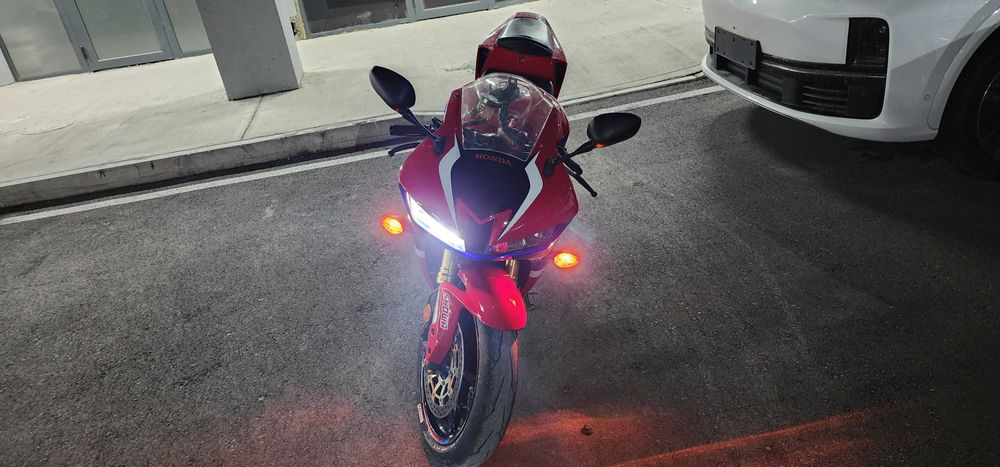 Motosikil Honda cbr600RR