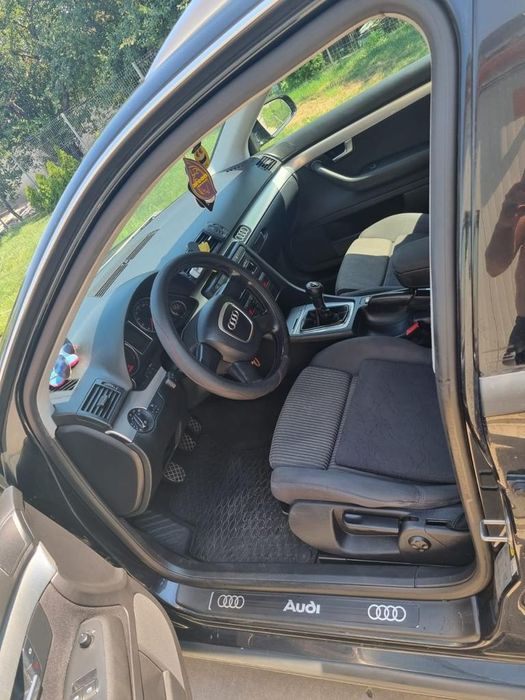 Vând Audi A4 b7 2.0 tdi