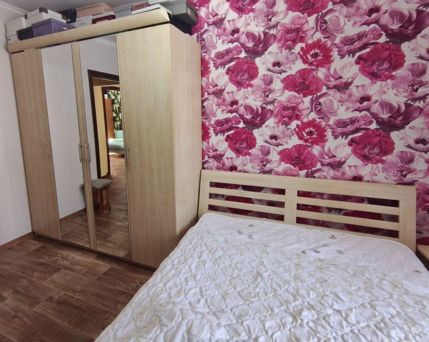 Продам спальный гарнитур