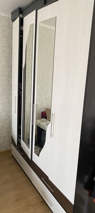 Продам шифоньер.