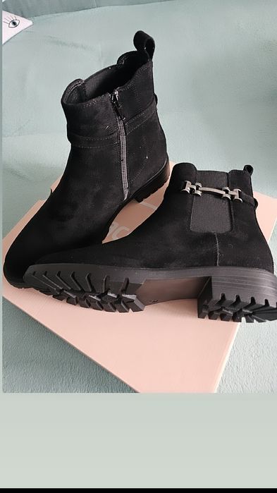 Vând ghete damă mărimea 37!!