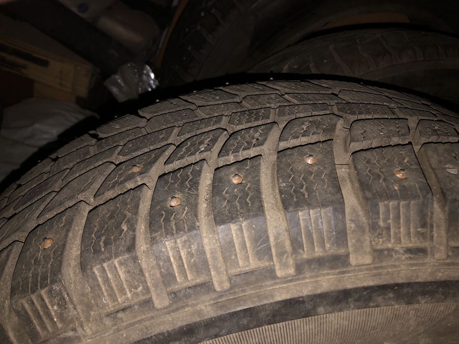 Продам резины 2-шт Michelin 235/65/17