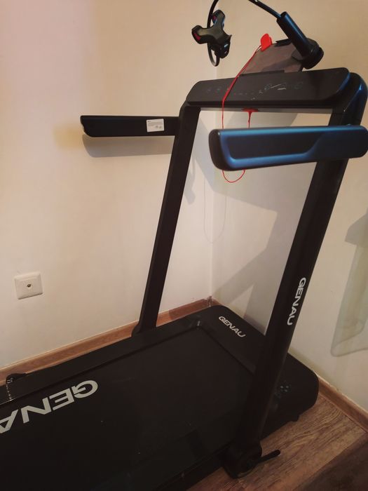 Продается беговая дорожка Genau