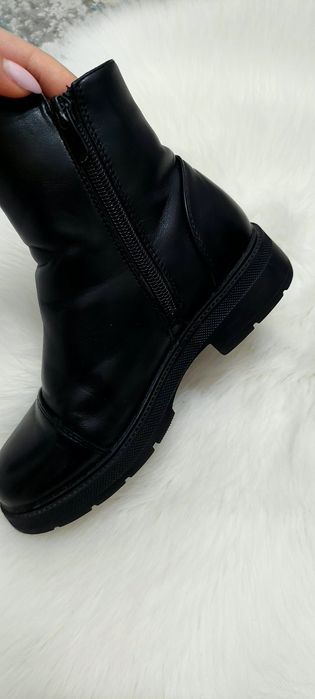 Ghetuțe fetița 32(20 cm interior)