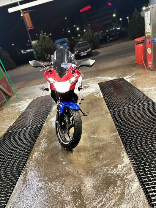 Vând Honda CBR 125 R, 2011, 49.700 KM, 1.900 euro negociabil