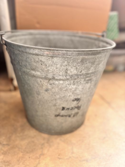 Алюминиевое ведро в хорошем состоянии