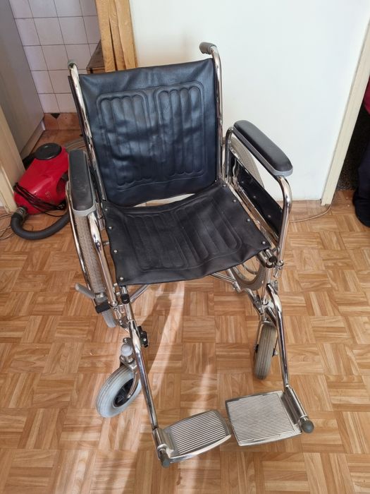 Сгъваема инвалидна количка