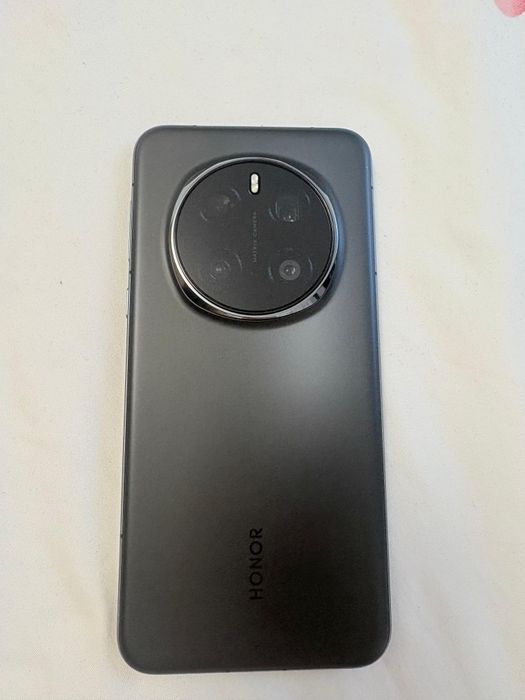 Vând/Schimb Honor Magic 7 pro full box  ca nou