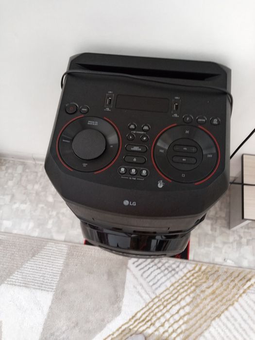 Музыкальный центр продам