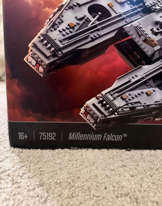 lego starwars millenium falcon 75192 new