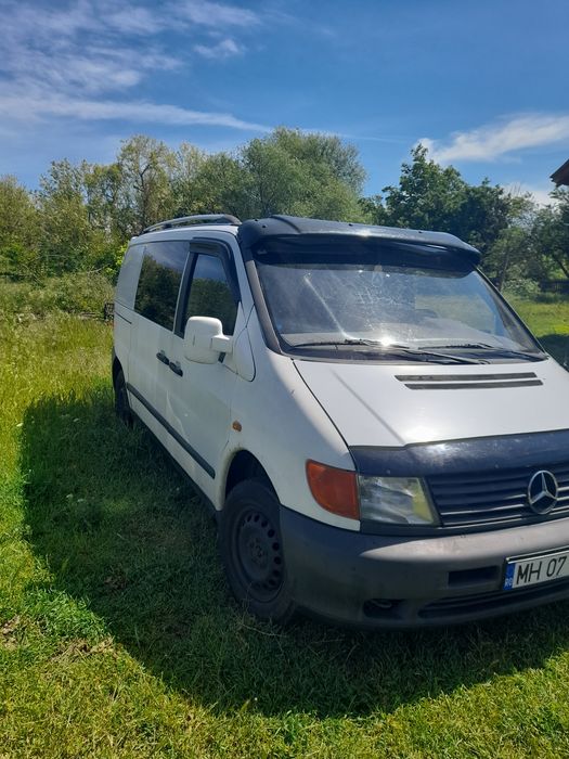 Autoutilitara Mercedes Vito 5 locuri și marfa