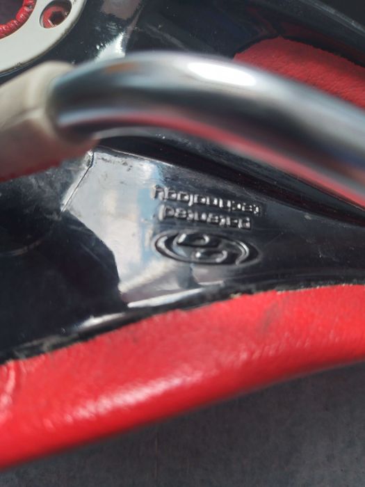 Продавам седалка за шосеен велосипед specialized test saddle