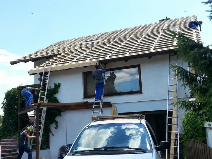 Montaj acoperișuri și reparații de urgență