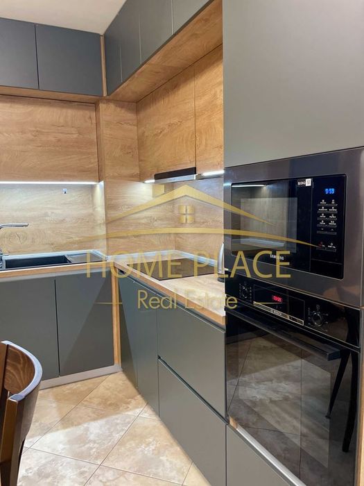 Дава се под наем Тристаен апартамент в Варна, Център - 87 кв.м за 714 € - Снимка #2